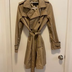 Banana Republic Camel Trench coat size 8 in excellent condition